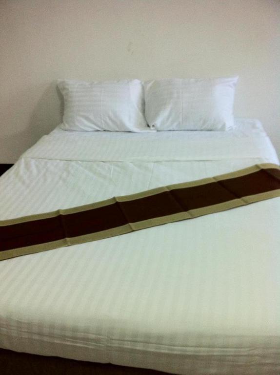 P.A. Place Hotel Nakhon Sawan Esterno foto