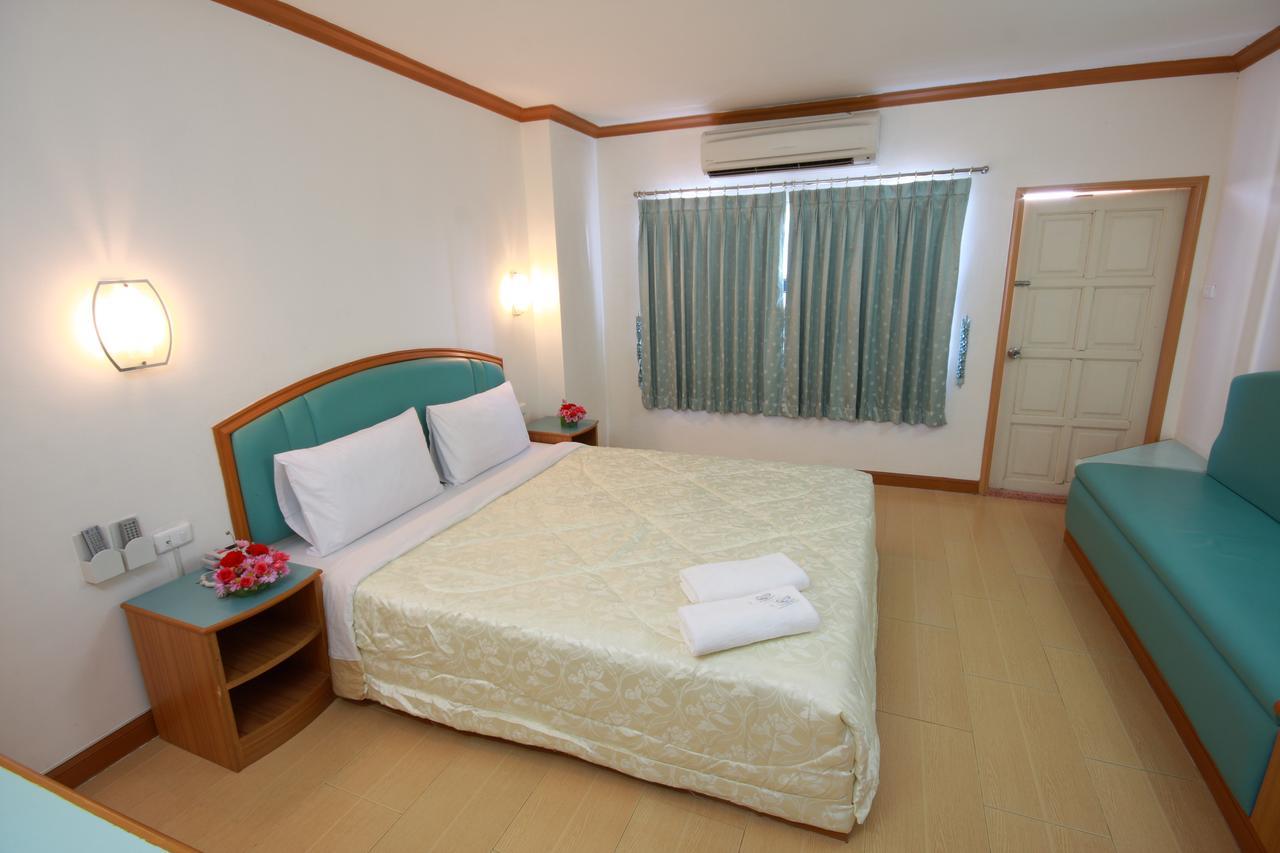 P.A. Place Hotel Nakhon Sawan Esterno foto